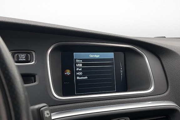 Volvo V40 19 of 28