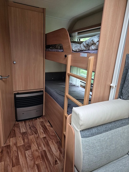 Knaus Sudwind 580QS (4 bäddar) 4 of 8
