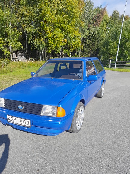 Ford Escort 3 of 4