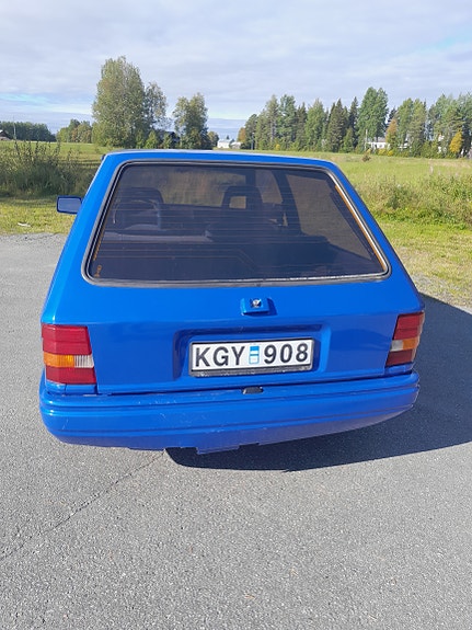 Ford Escort 4 of 4