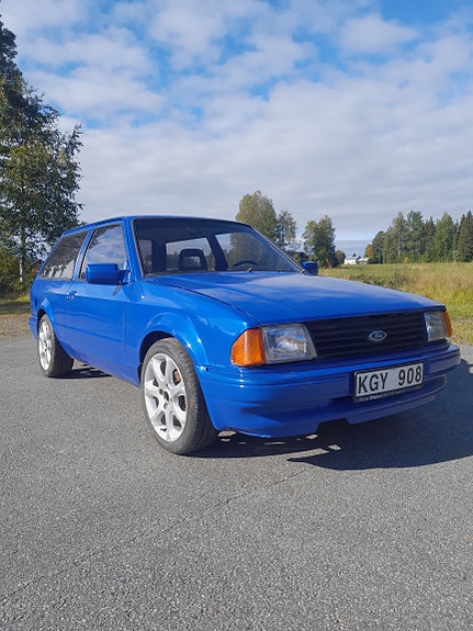 Ford Escort 2 of 4