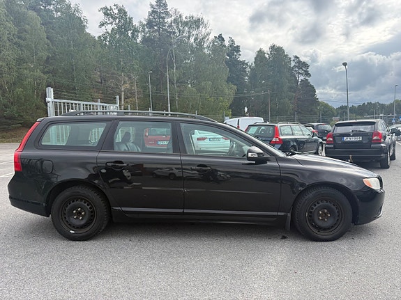 Volvo V70 4 of 19