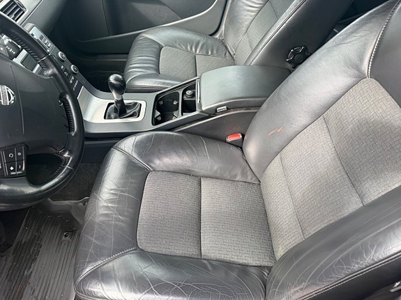 Volvo V70 9 of 19