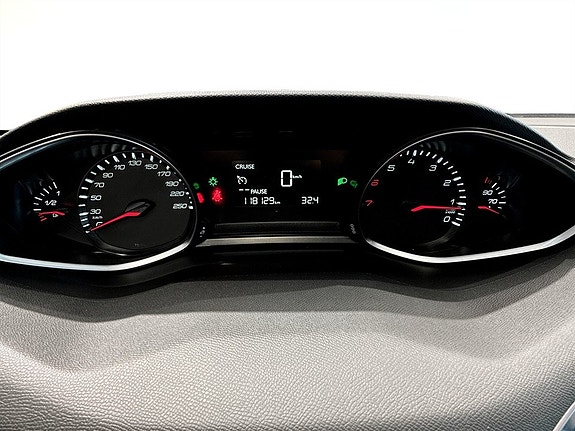 Peugeot 308 SW 8 of 17