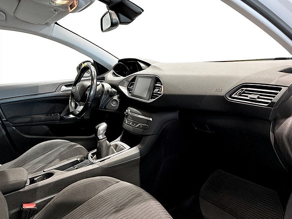 Peugeot 308 SW 12 of 17