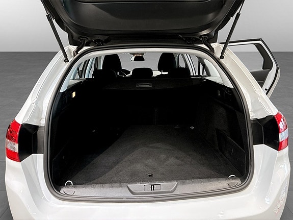 Peugeot 308 SW 17 of 17