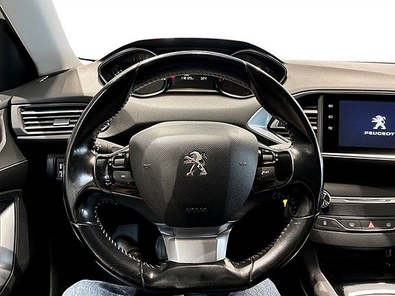 Peugeot 308 SW 7 of 17