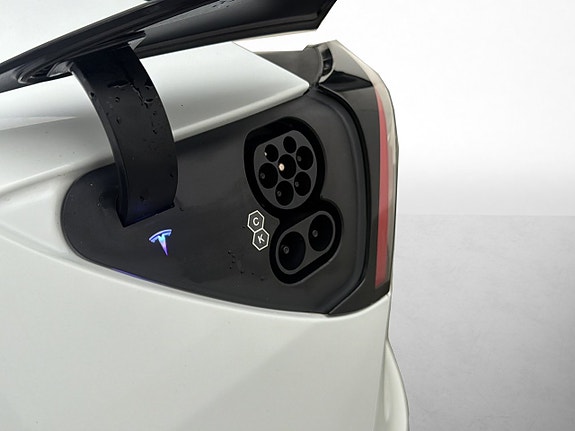 Tesla Model 3 10 of 30