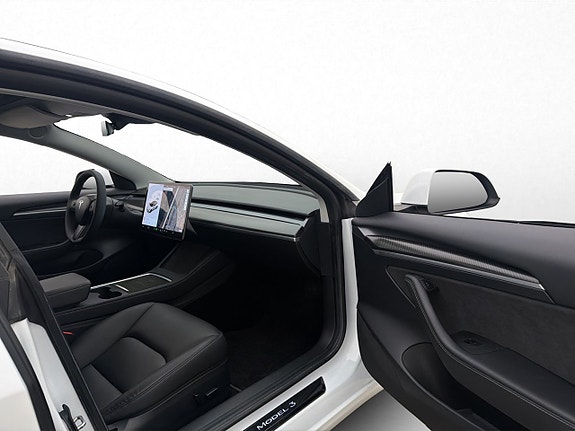 Tesla Model 3 30 of 30