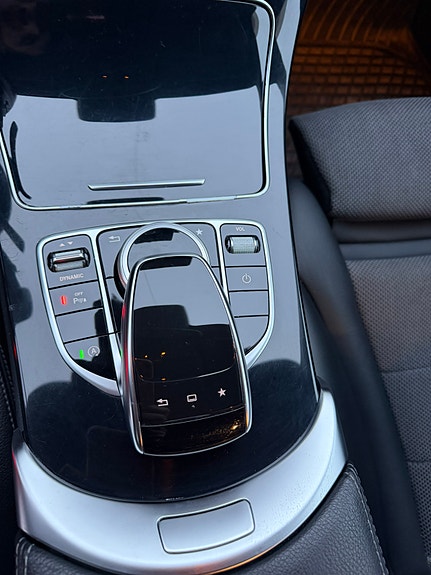 Mercedes-Benz C250 7 of 8