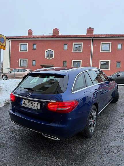 Mercedes-Benz C250 3 of 8