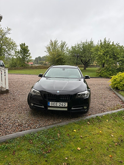 BMW 520d 3 of 5