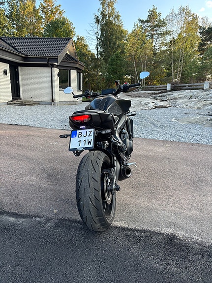 Yamaha MT-09 6 of 8