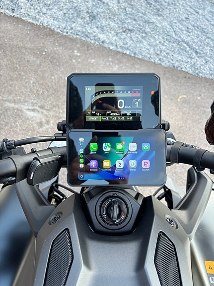 Yamaha MT-09 7 of 8
