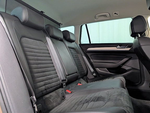 Volkswagen Passat 13 of 15