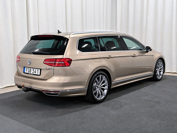 Volkswagen Passat 4 of 15