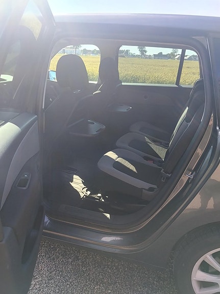 Citroen Grand C4 Picasso 9 of 14