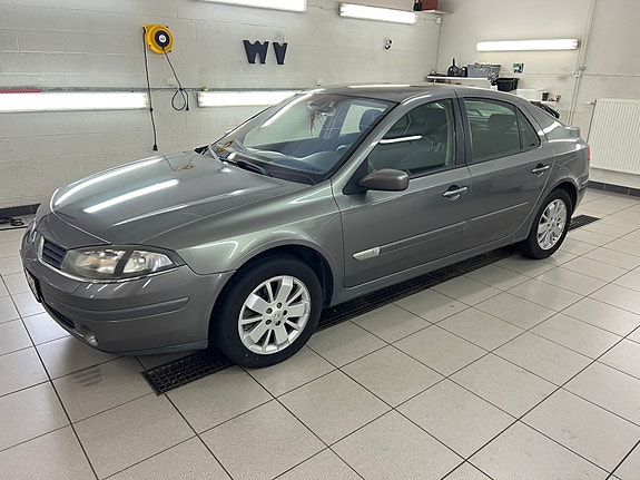 Renault Laguna 2 of 6