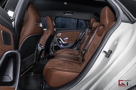 Mercedes-Benz CLA200 17 of 19