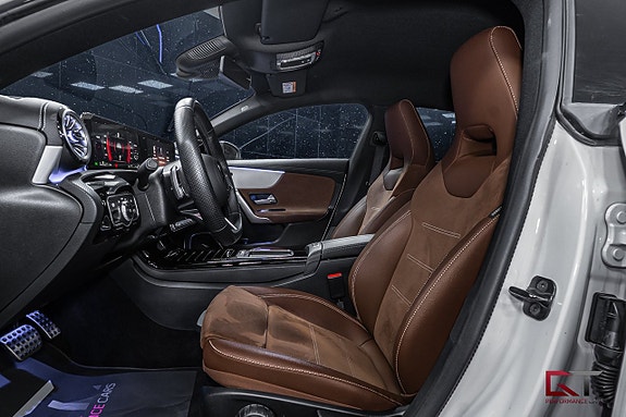 Mercedes-Benz CLA200 13 of 19