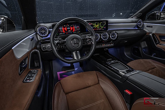 Mercedes-Benz CLA200 9 of 19