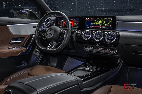 Mercedes-Benz CLA200 16 of 19