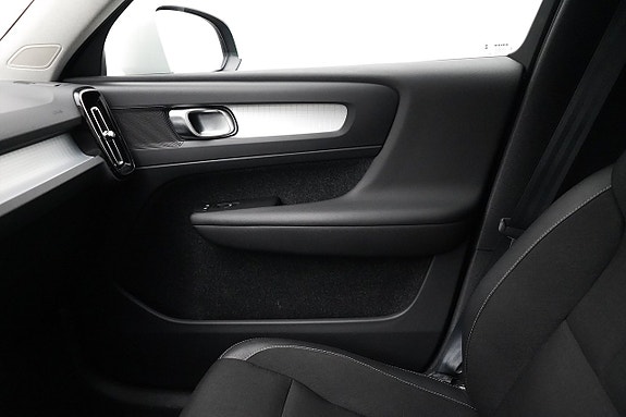 Volvo XC40 15 of 23