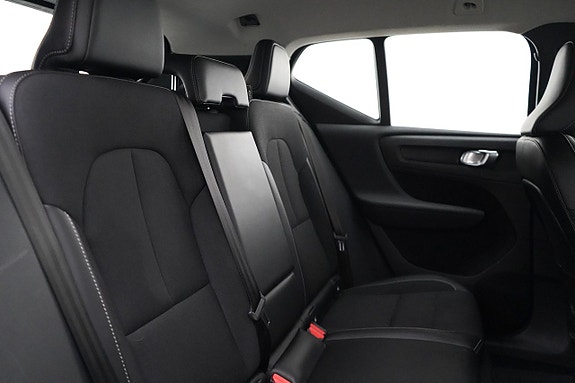 Volvo XC40 17 of 23