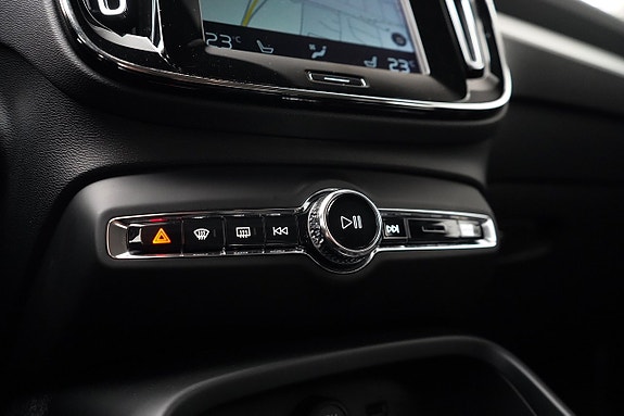 Volvo XC40 13 of 23