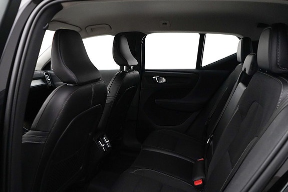 Volvo XC40 7 of 23