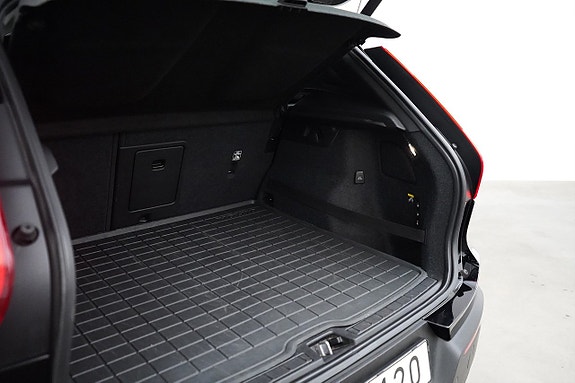 Volvo XC40 18 of 23