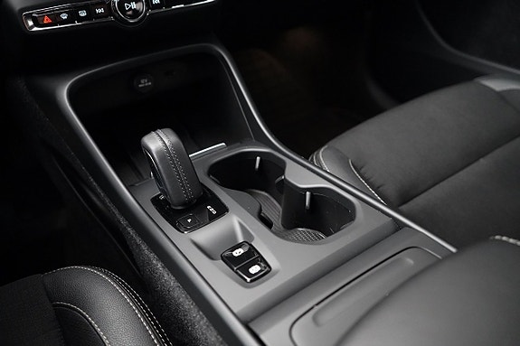 Volvo XC40 14 of 23