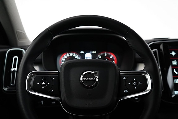 Volvo XC40 9 of 23