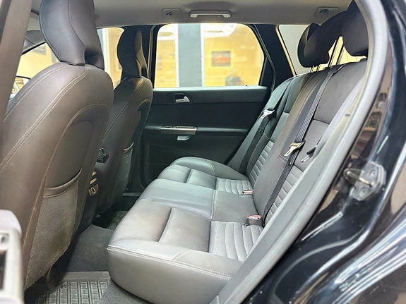 Volvo V50 12 of 18