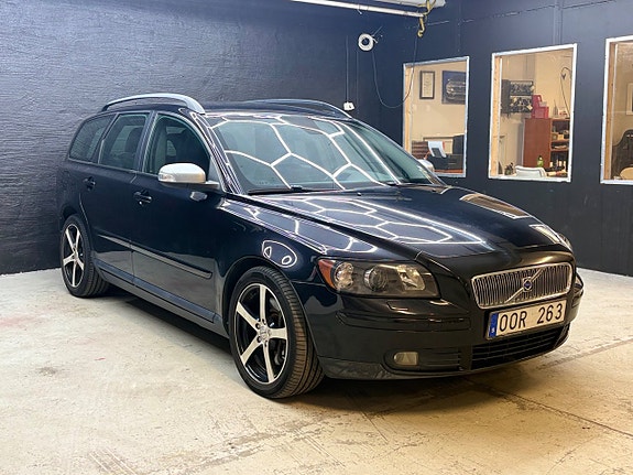 Volvo V50 4 of 18