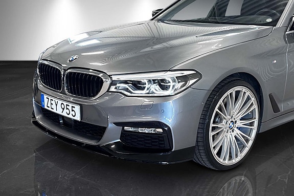 BMW 540i 2 of 30