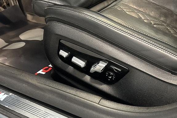 BMW 540i 13 of 30