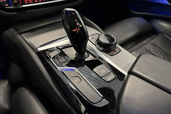 BMW 540i 28 of 30