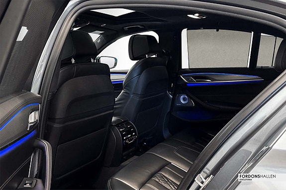 BMW 540i 11 of 30