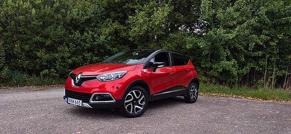 Renault Captur 2 of 9