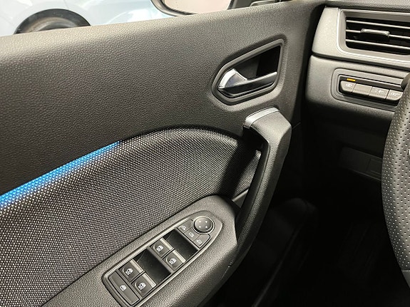 Renault Captur 12 of 17