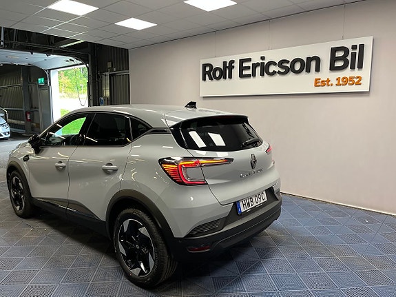 Renault Captur 3 of 17