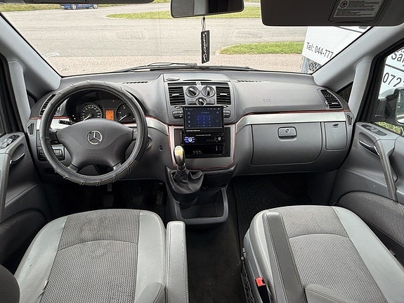 Mercedes-Benz Viano 9 of 12