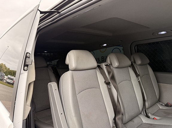Mercedes-Benz Viano 10 of 12