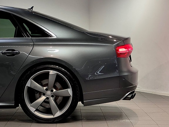 Audi S8 10 of 30