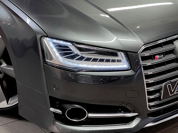 Audi S8 11 of 30