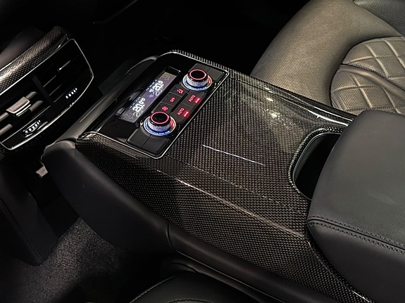 Audi S8 22 of 30