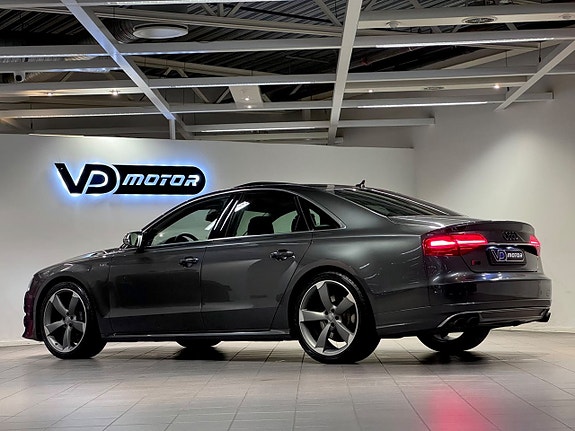 Audi S8 3 of 30