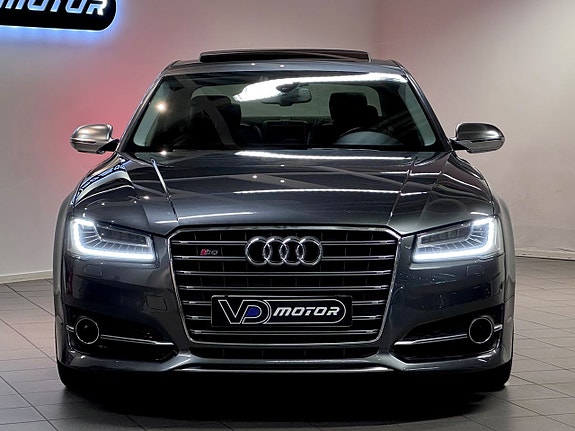Audi S8 8 of 30