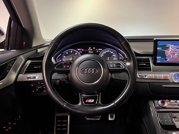 Audi S8 14 of 30